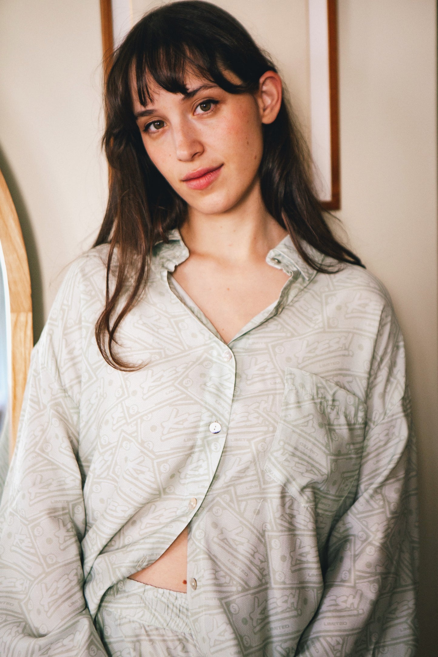 Lounge money shirt Sage